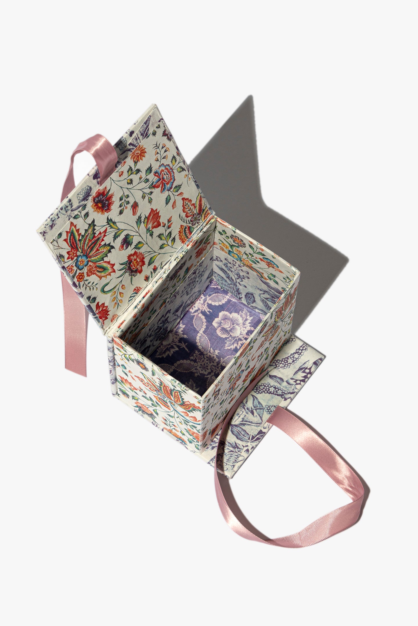 Polychrome Carnations Keepsake Box