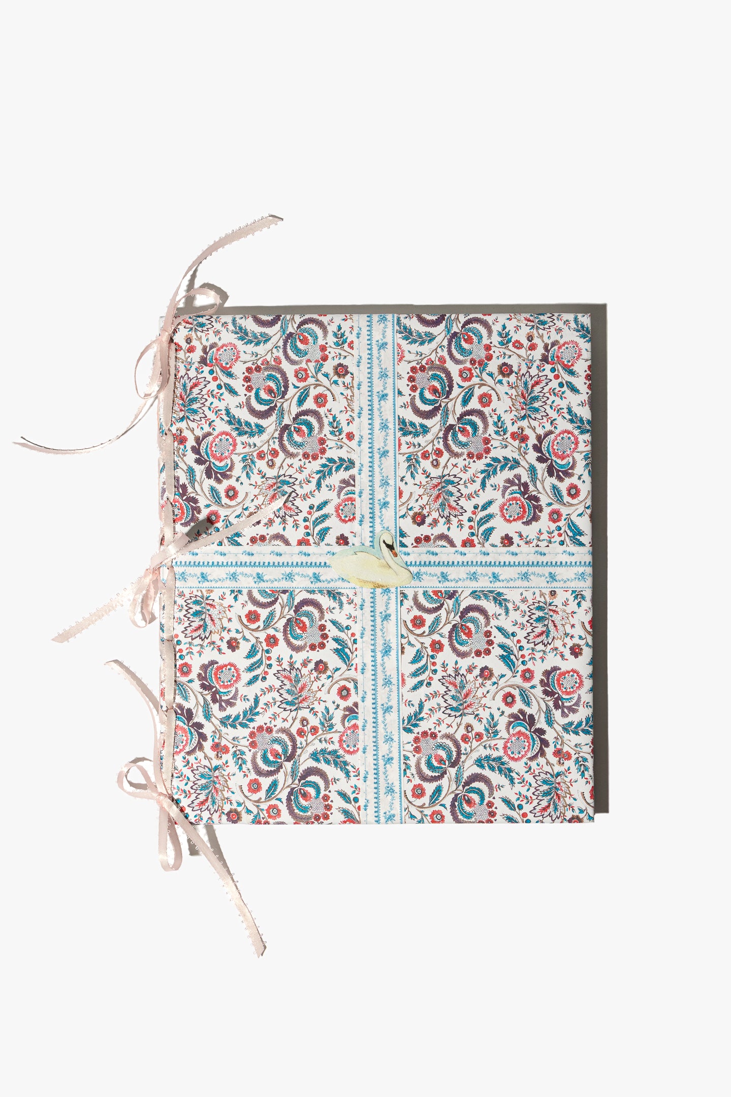 Cachemire Vines Swan Watercolor Book