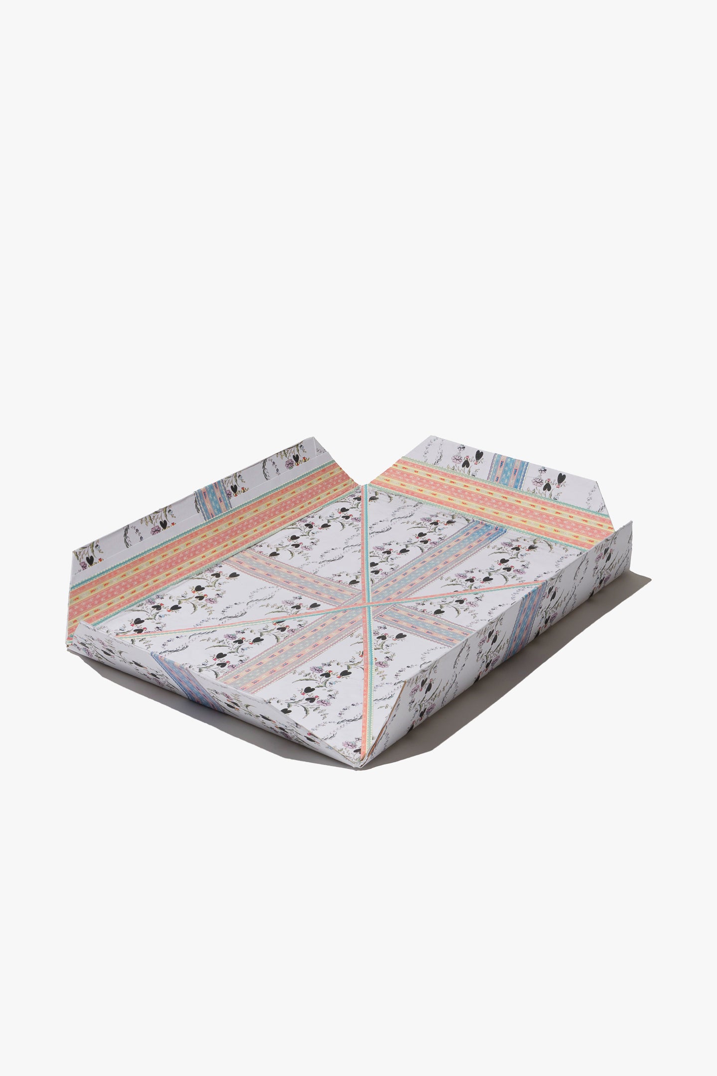 Decorative Tray with Hearts and Pearls Pattern