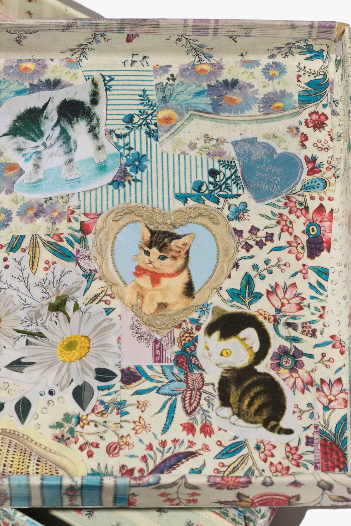 Victorian-Inspired Decoupage Special Tray Set